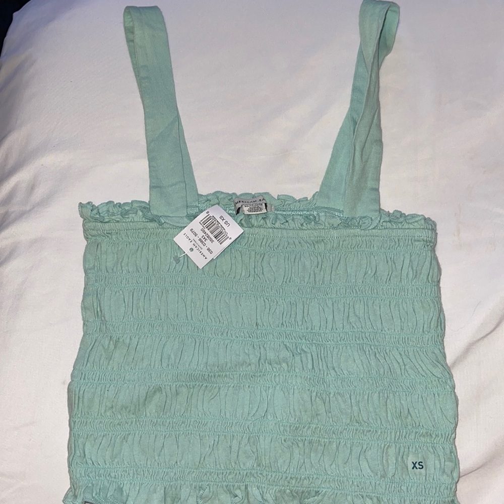 2 FOR 1!! GREEN NEW WITH TAGS, WHITE worn once!! SIZE: xs